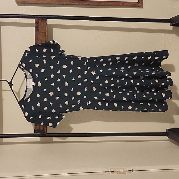 French Grey Dresses & Skirts - French grey floral dress